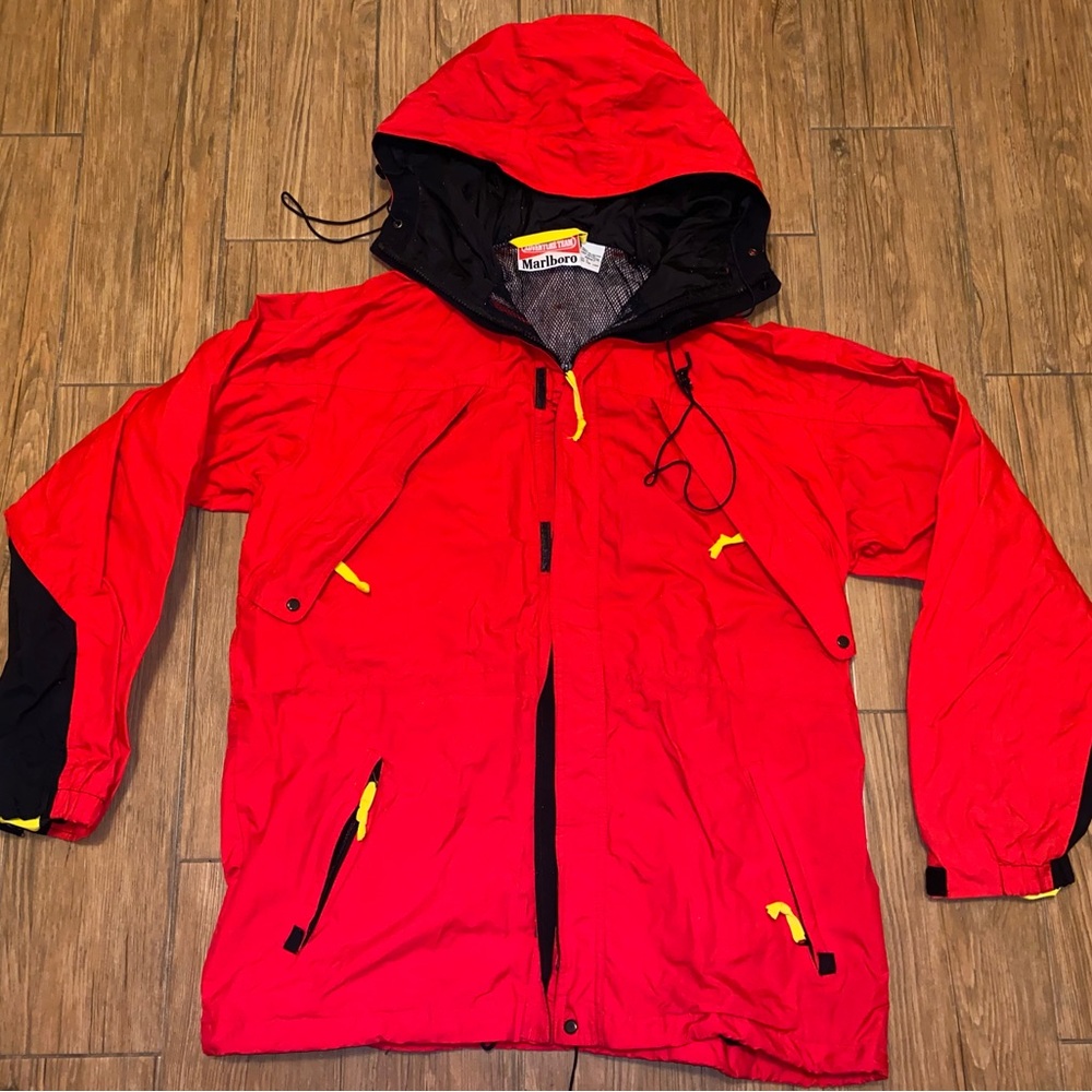 Vintage Marlboro Red Windbreaker size Large